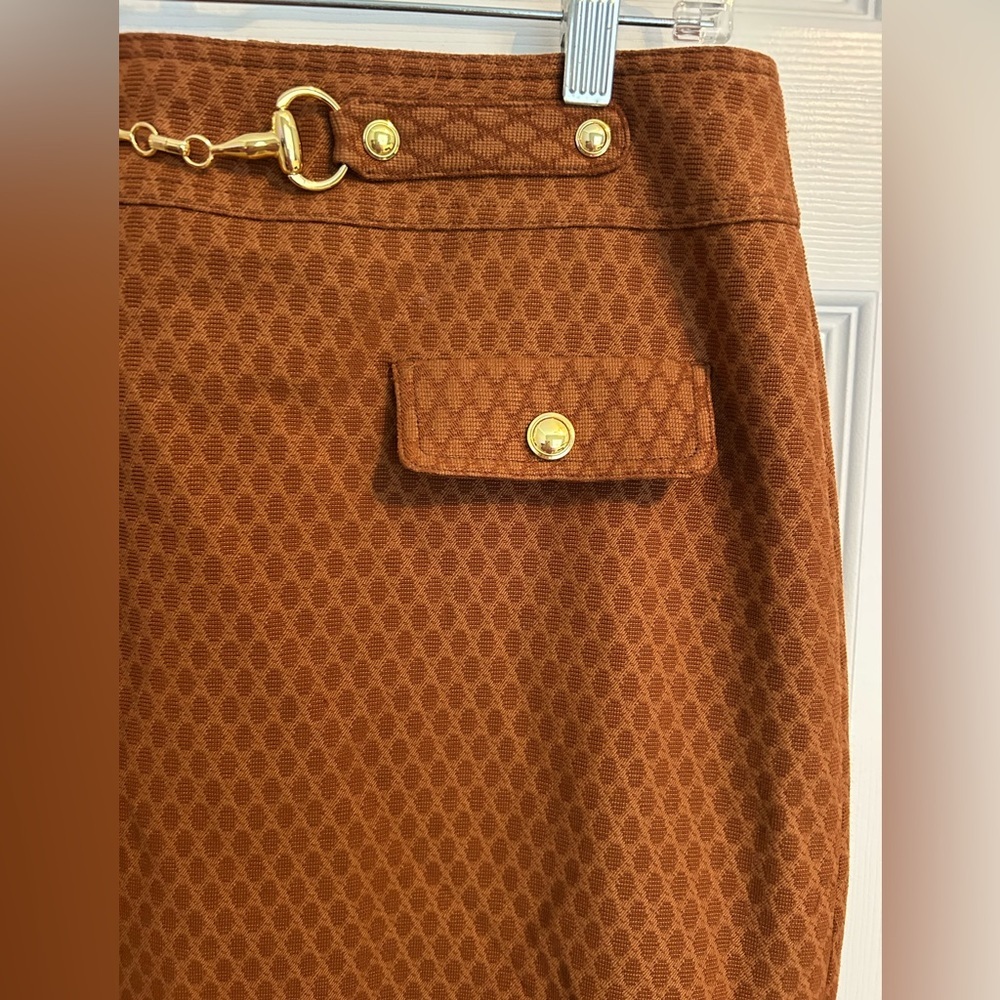 Etcetera Nutmeg Brown Horse Bit/Gold Accents - Picture 3 of 9